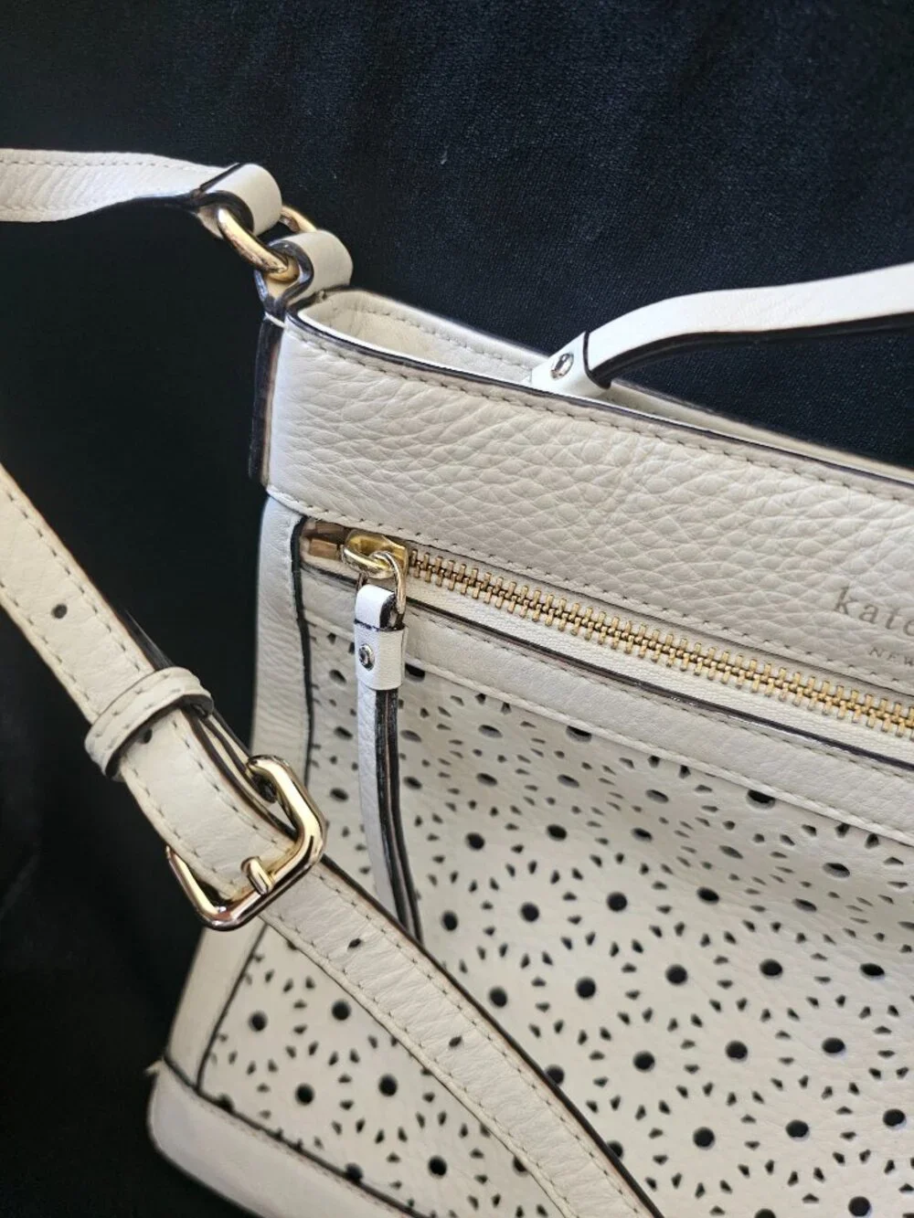 Kate Spade Perri Lane Reidy White Leather Crossbody Bag | Zip Pocket | Like NEW!